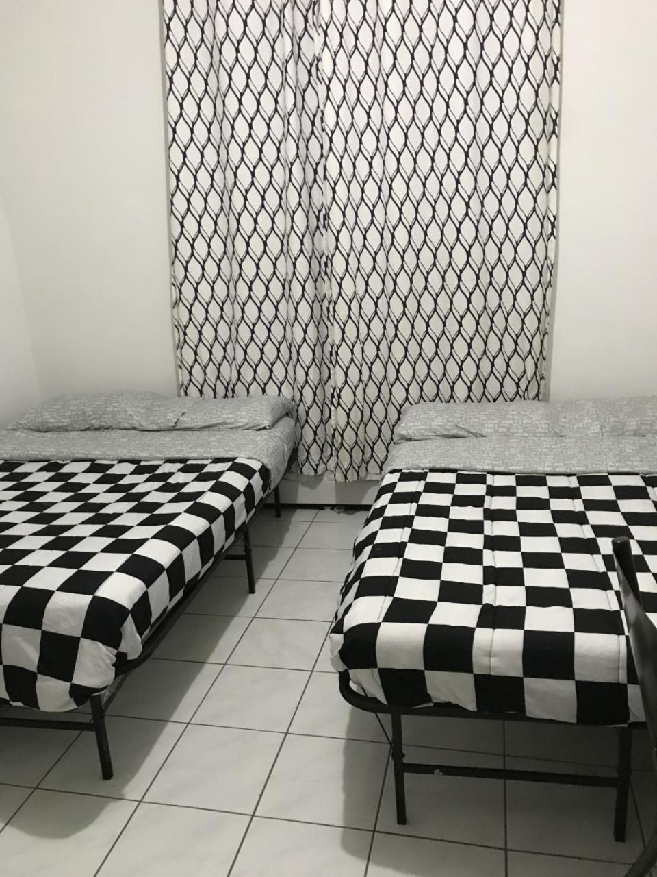 University Apartment Торонто Екстер'єр фото