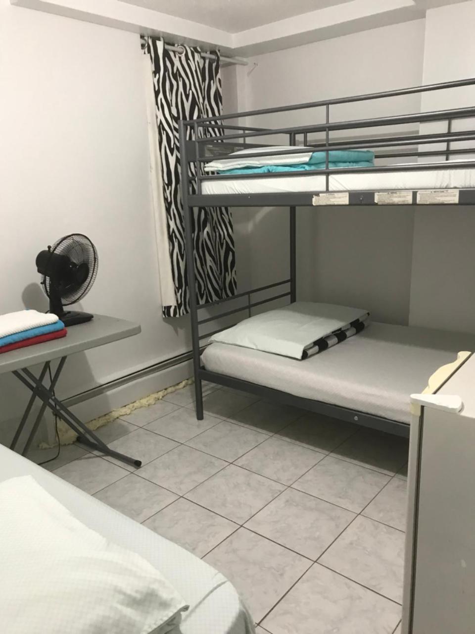 University Apartment Торонто Екстер'єр фото