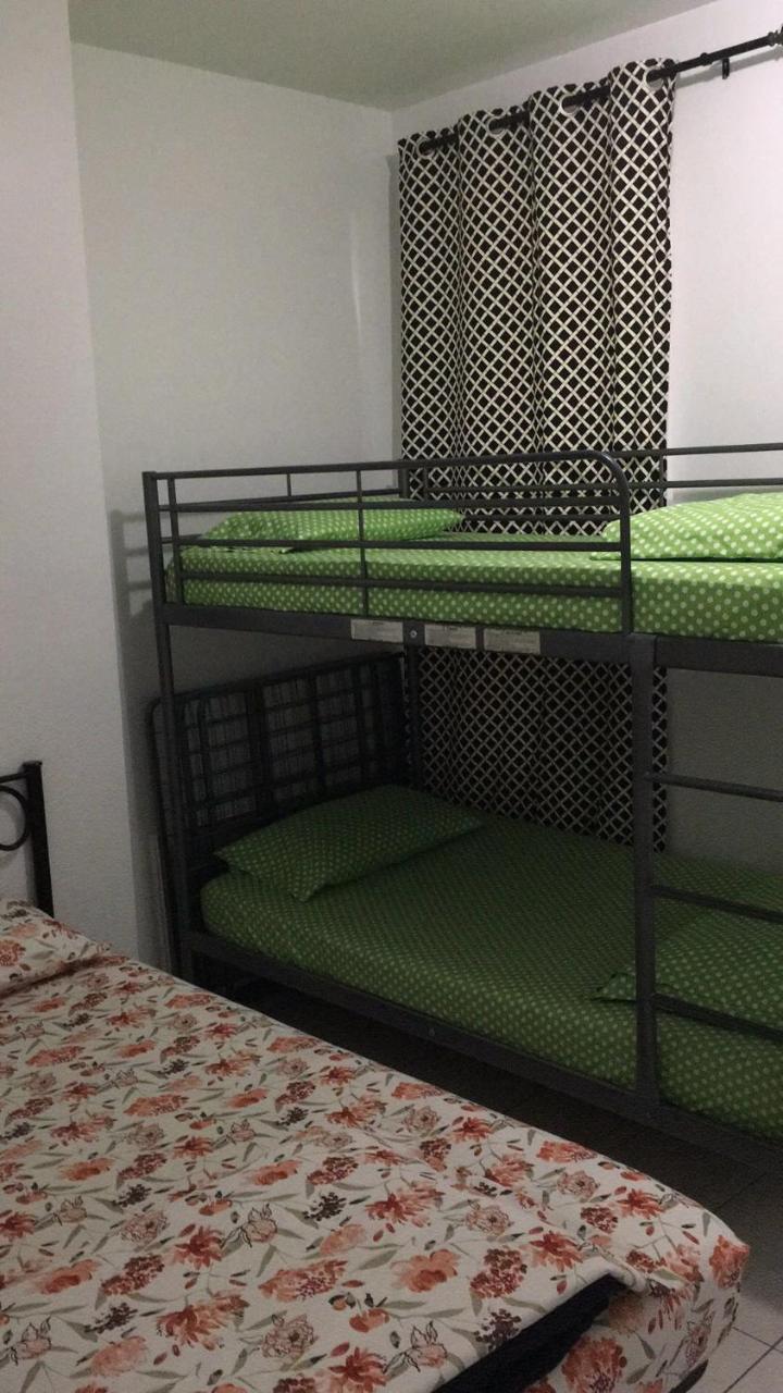 University Apartment Торонто Екстер'єр фото
