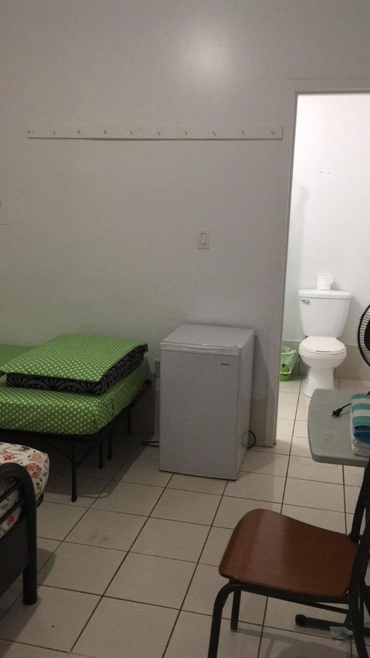 University Apartment Торонто Екстер'єр фото