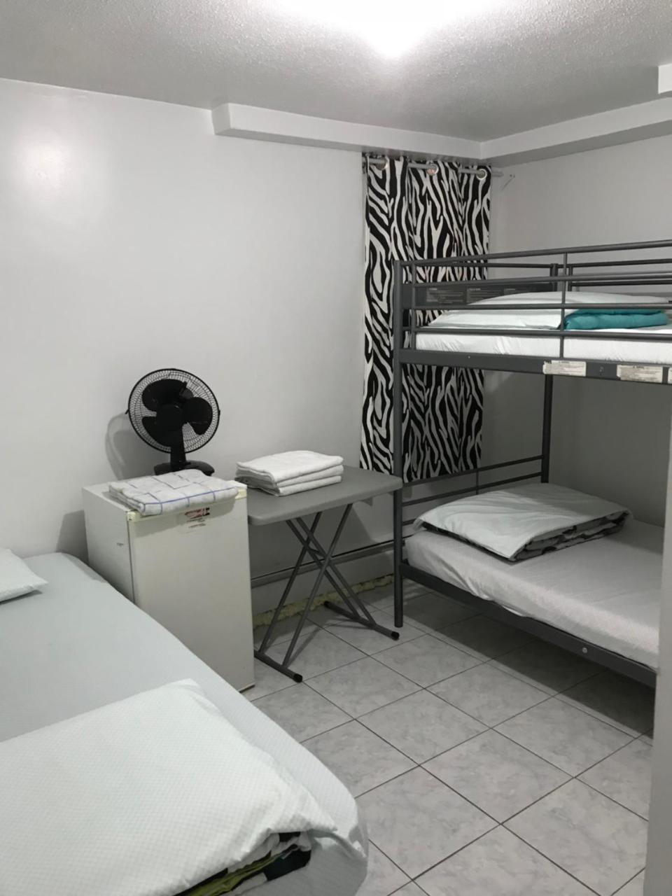 University Apartment Торонто Екстер'єр фото